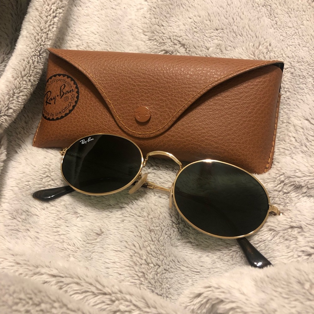 Ray-Ban Gold Frame Sunglasses with Green Lenses - Picture 3 of 9